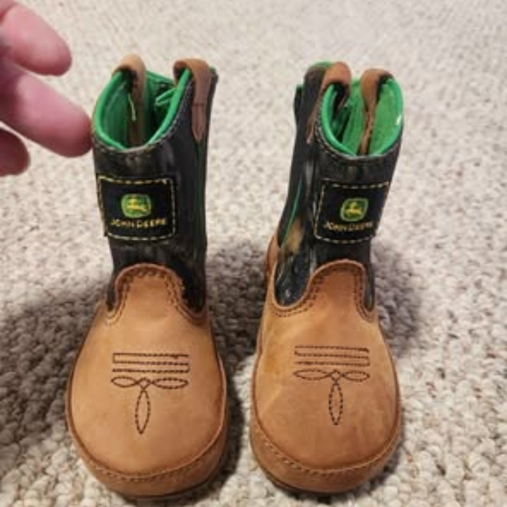John Deere baby boots / size: 3